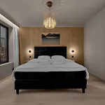 Northstay - The Grand L Luxurious L Location, Two Full Bathrooms Lägenhet Tromsø