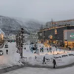 Northstay - The Grand L Luxurious L Location, Two Full Bathrooms * Tromsø