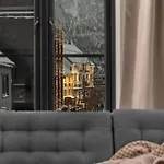 Northstay - The Grand L Luxurious L Location, Two Full Bathrooms Lägenhet