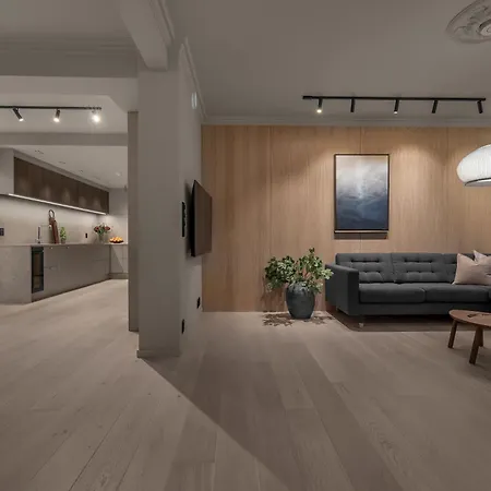 Northstay - The Grand L Luxurious L Location, Two Full Bathrooms Apartamento