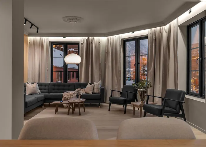 Northstay - The Grand L Luxurious L Location, Two Full Bathrooms Apartamento Tromsø