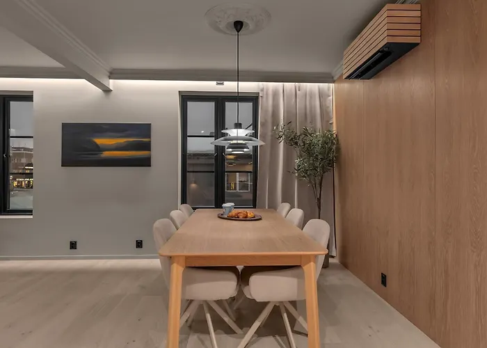 Northstay - The Grand L Luxurious L Location, Two Full Bathrooms Tromsø