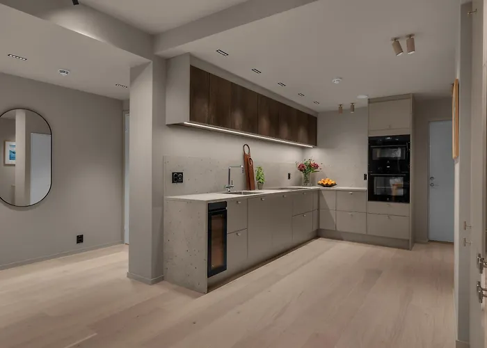 Northstay - The Grand L Luxurious L Location, Two Full Bathrooms