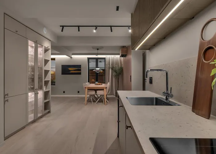 Northstay - The Grand L Luxurious L Location, Two Full Bathrooms Apartamento Tromsø