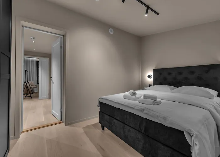 Northstay - The Grand L Luxurious L Location, Two Full Bathrooms * Tromsø