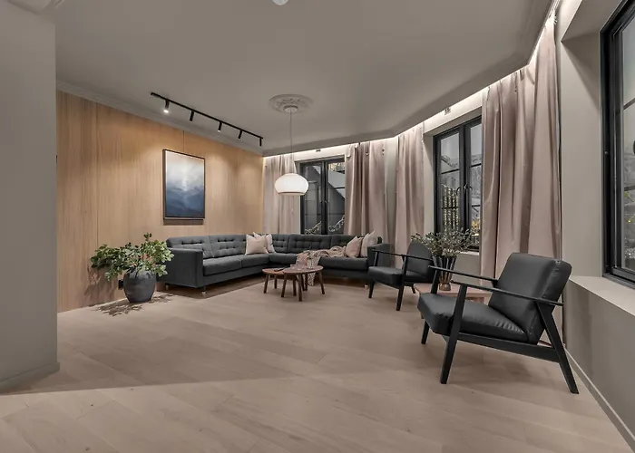 Northstay - The Grand L Luxurious L Location, Two Full Bathrooms 公寓